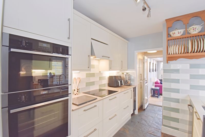 Kitchen- click for photo gallery